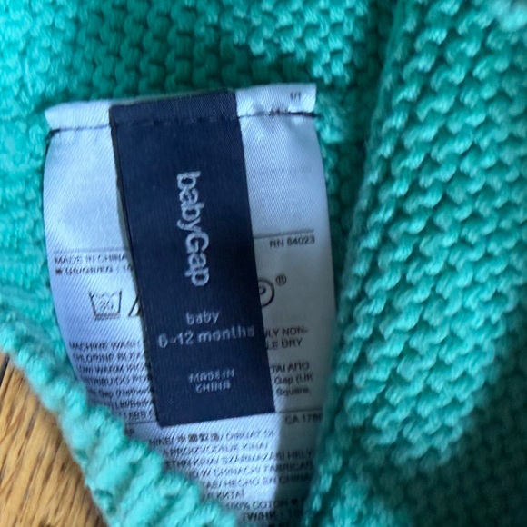 Baby Gap Knit Bear Ear Hats - Size 0-6 and 6-12 Months - Picture 2 of 3